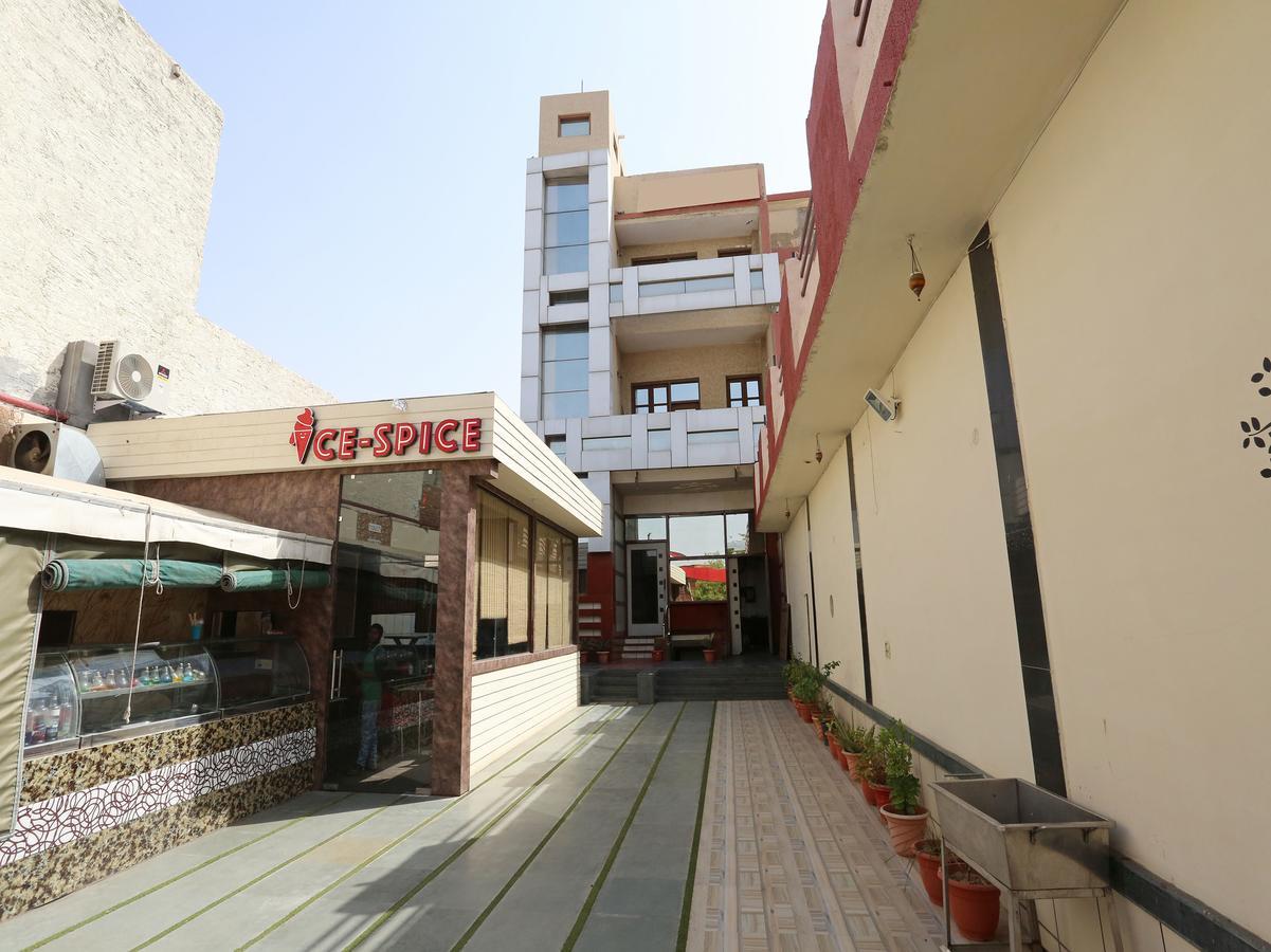 Hotel Sheel Gopal Vision Mathura Exteriér fotografie